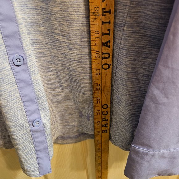 Under Armour Button Up- size small - Picture 5 of 6